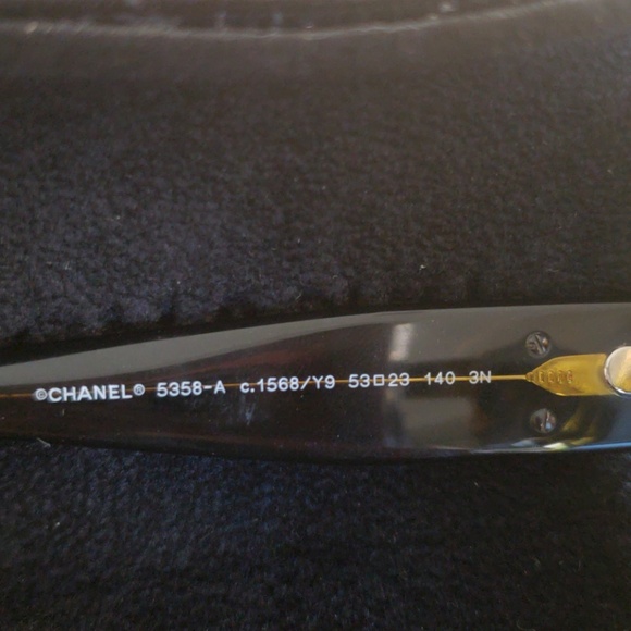 Authentic CHANEL sunnies